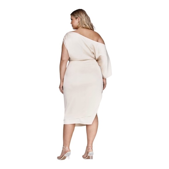Fashion to Figure Plus Size Nia Off-The-Shoulder Dress Garnerstyle x FTF Size 4 - Picture 3 of 6